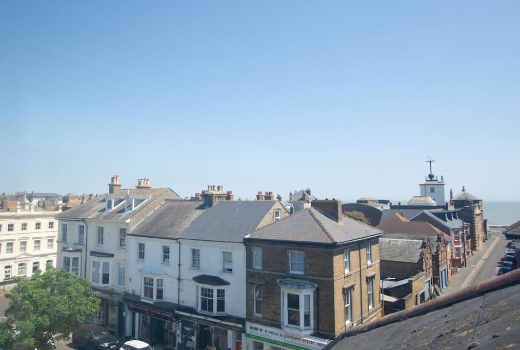 Stunning Large Victorian Maisonette With Sea View Deal Bagian luar foto