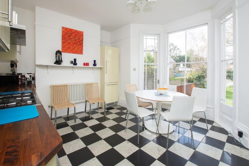 Stunning Large Victorian Maisonette With Sea View Deal Bagian luar foto