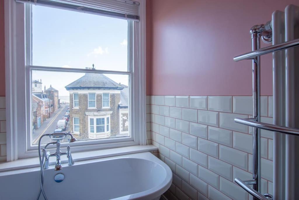 Stunning Large Victorian Maisonette With Sea View Deal Bagian luar foto