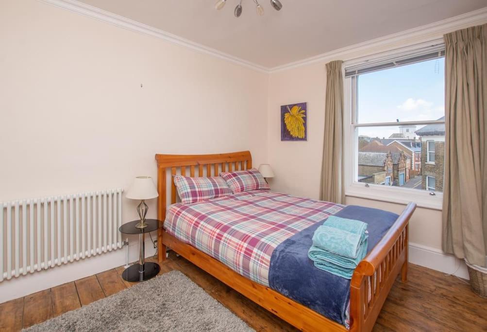 Stunning Large Victorian Maisonette With Sea View Deal Bagian luar foto